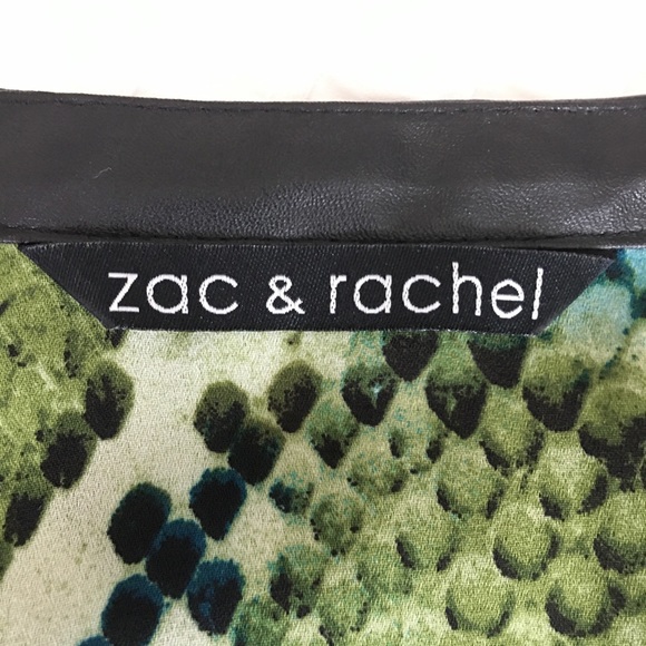 🌸 Zac & Rachel Snakeskin Blouse - Picture 3 of 4